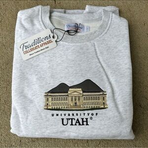 🏈 University of Utah Embroidered Crewneck – BRAND NEW! 🏈